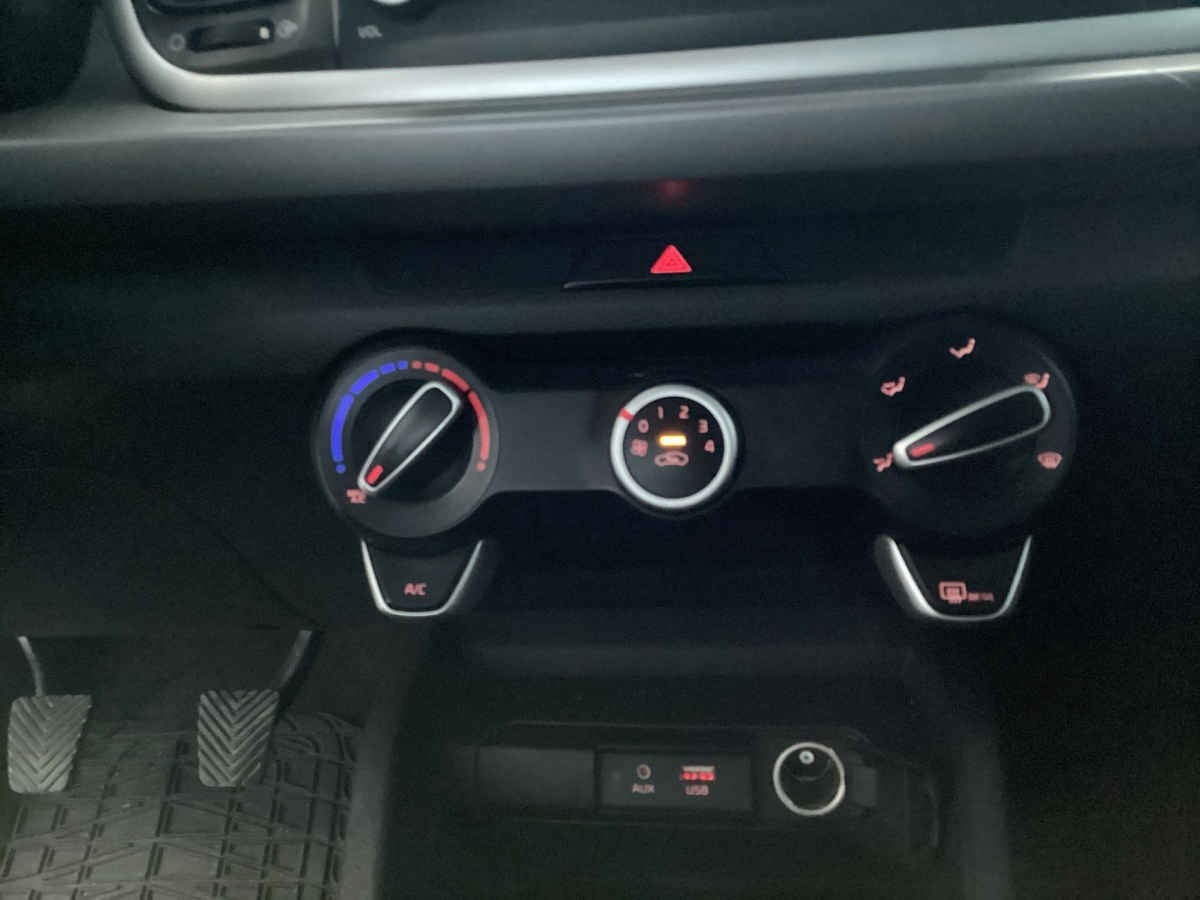 2020 Kia KIA RIO SEDAN 4p L L4/1.6 Man