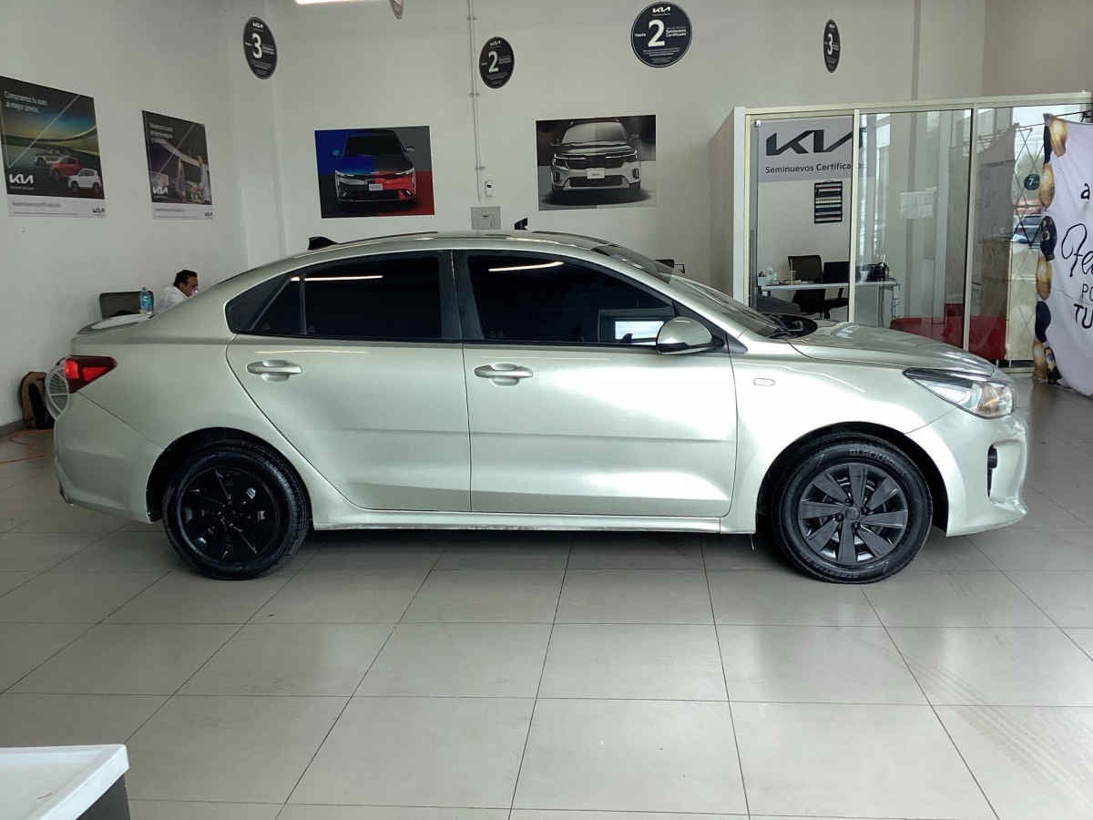 2020 Kia KIA RIO SEDAN 4p L L4/1.6 Man