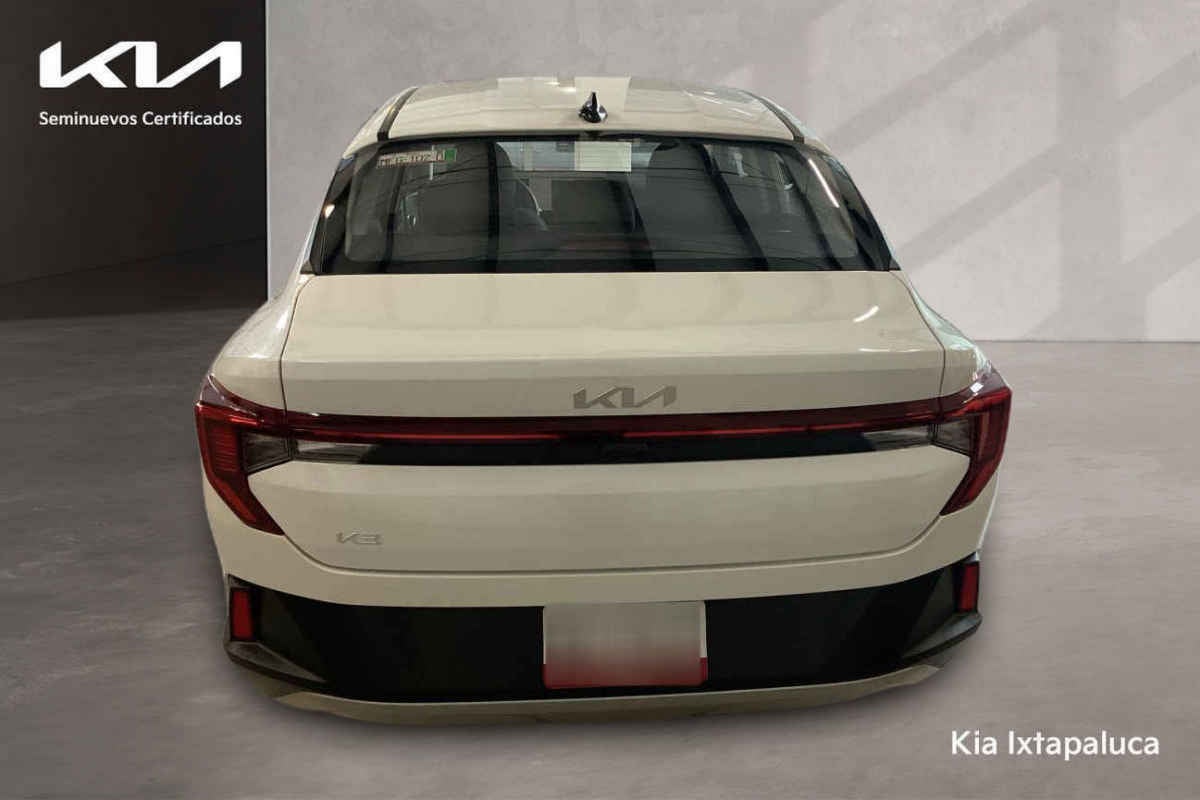 2027 Kia K3 4p LX L4/1.6 Aut