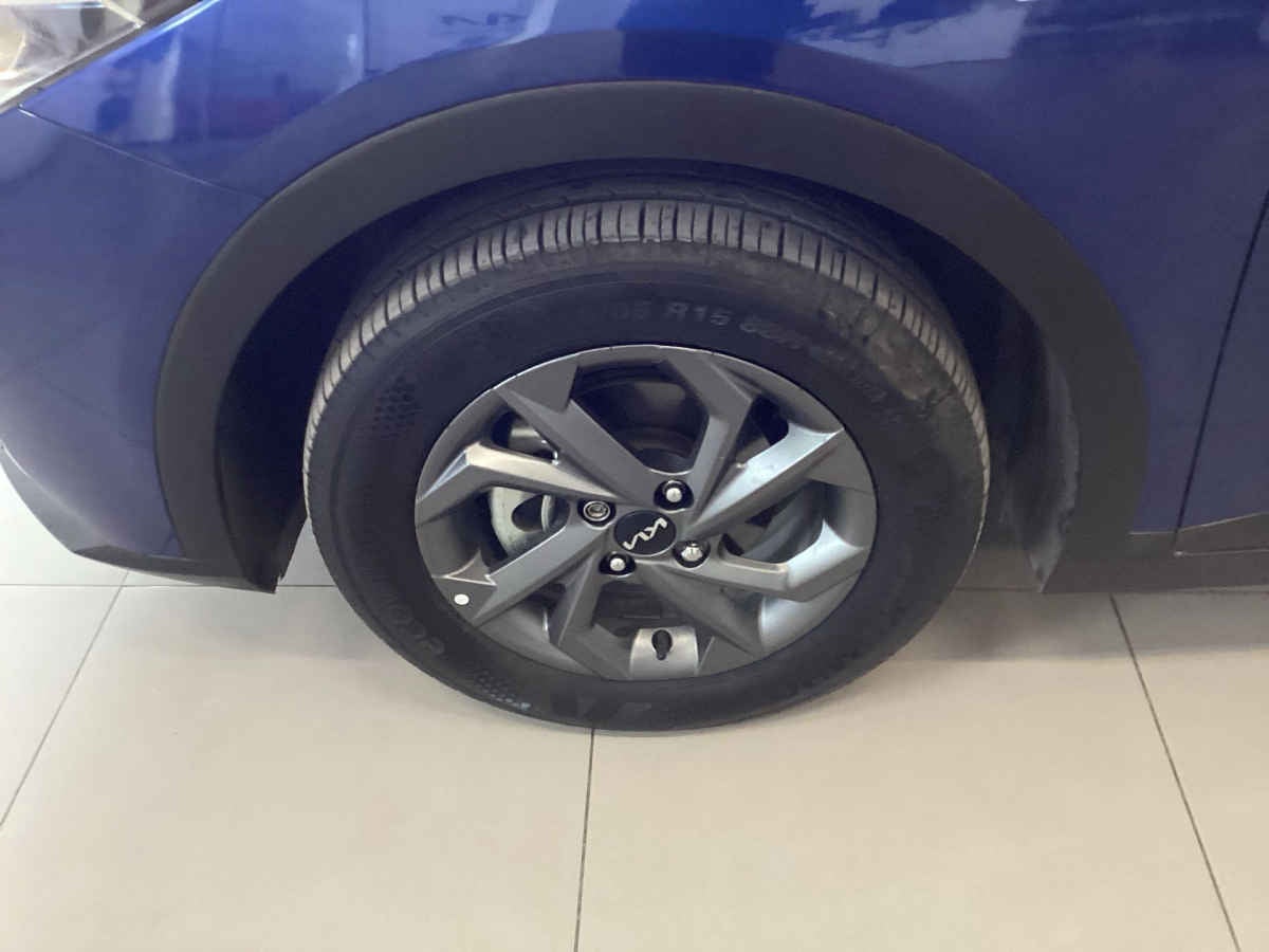 2025 Kia K3 5p LX L4/1.6 Man