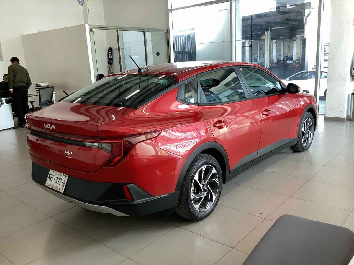 2024 Kia K3 4p EX L4/1.6 Man