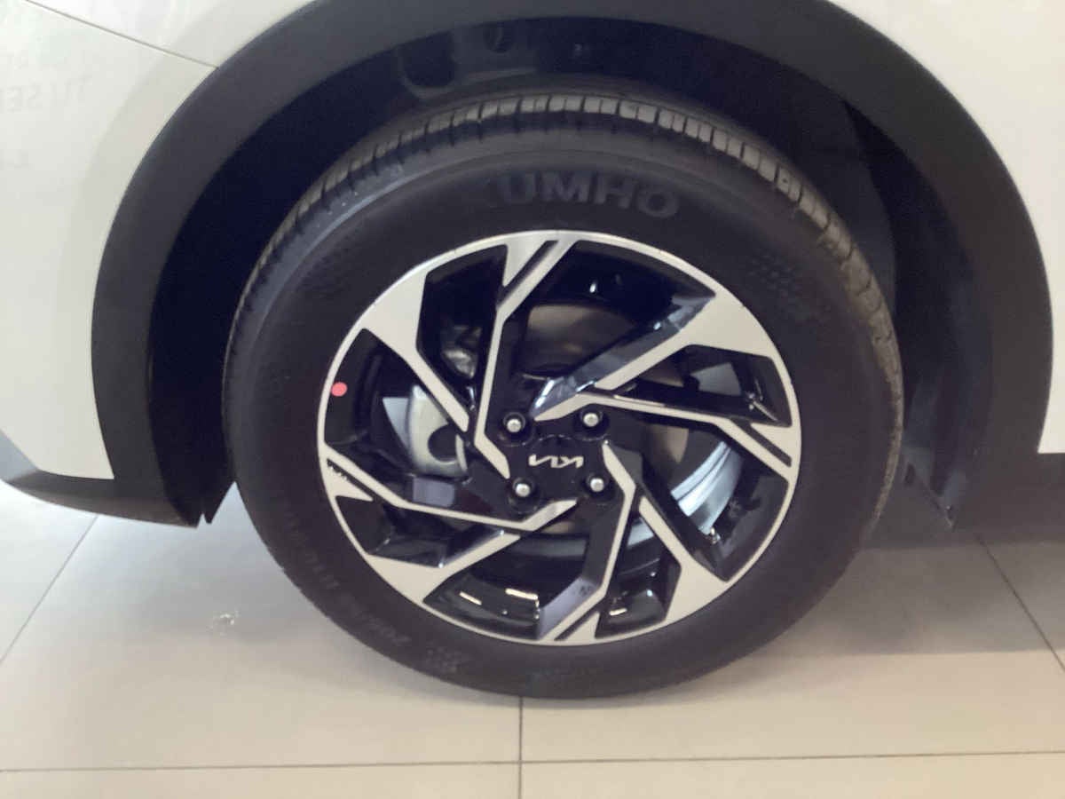 2027 Kia K3 5p EX L4/1.6 Aut