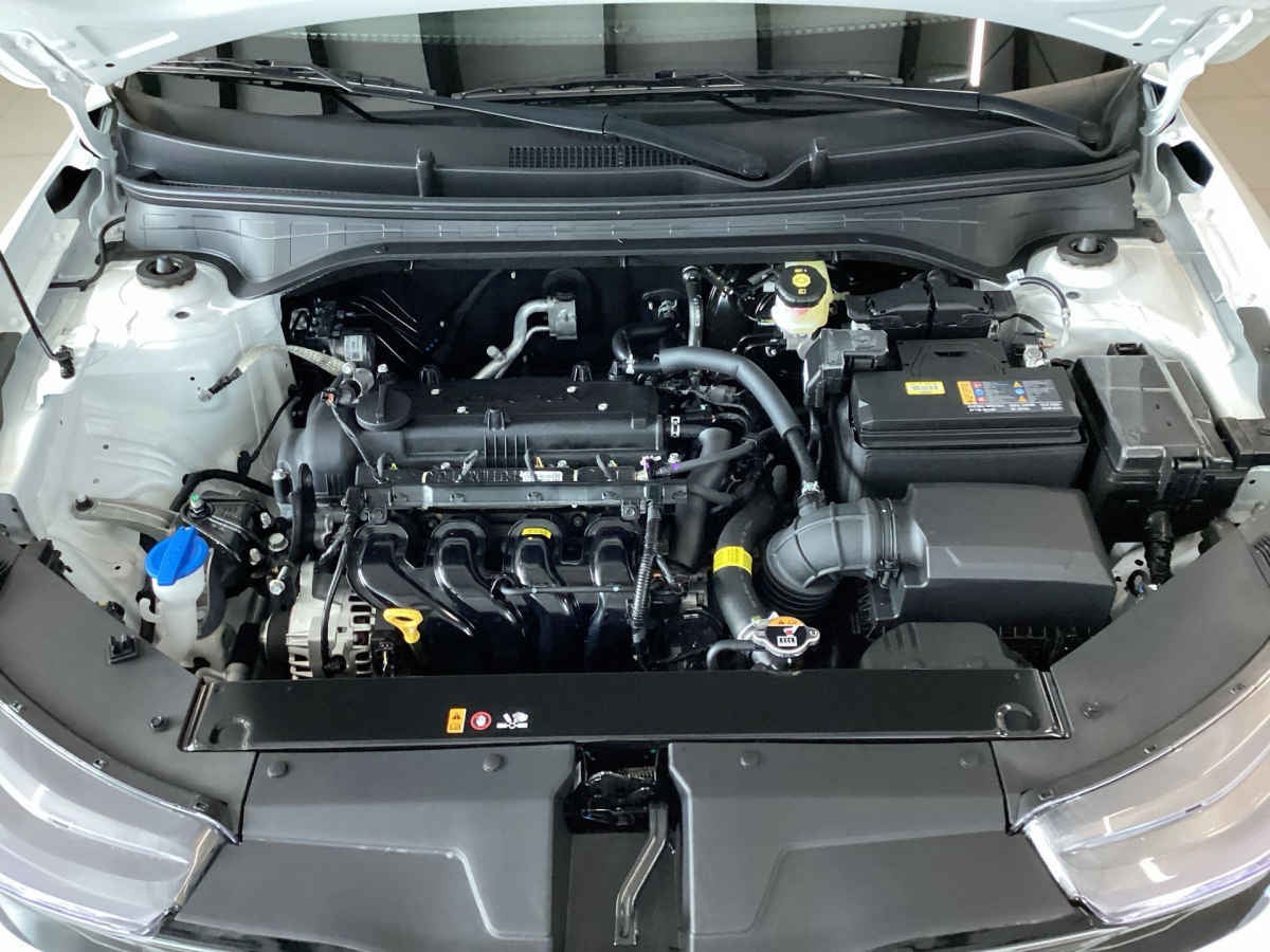 2027 Kia K3 5p EX L4/1.6 Aut