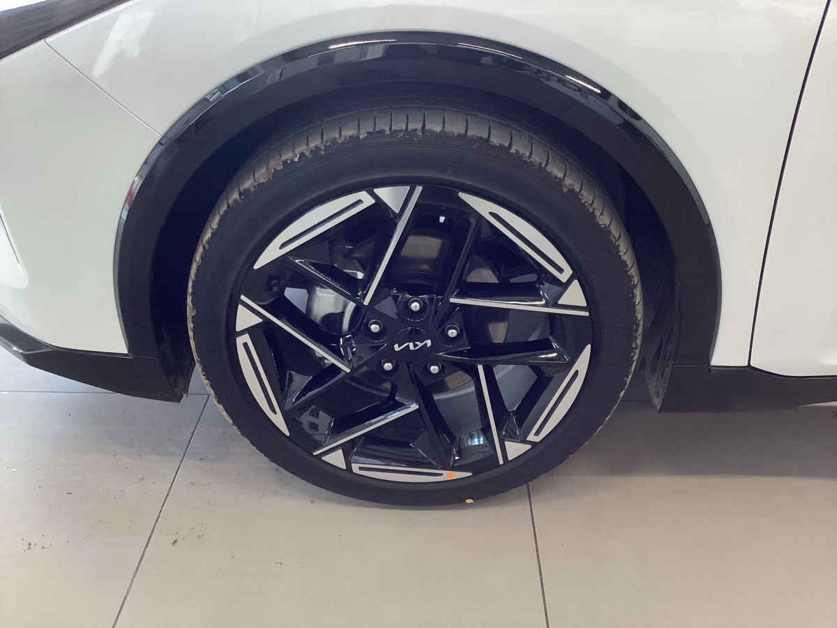 2027 Kia K4 4p GT Line L4/2.0 Aut