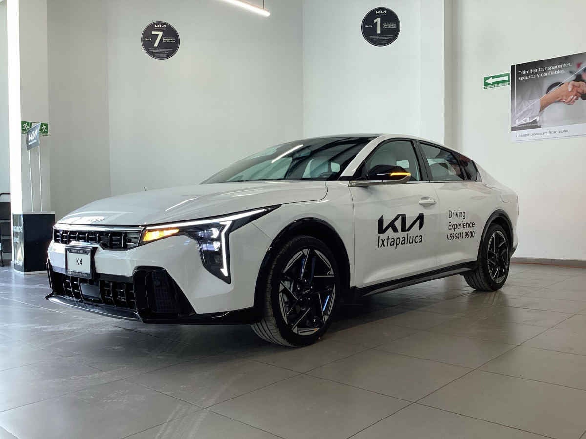 2027 Kia K4 4p GT Line L4/2.0 Aut