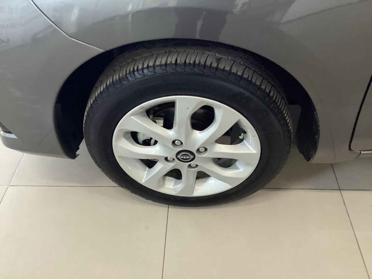 2025 Nissan March 5p Advance L4/1.6 Aut