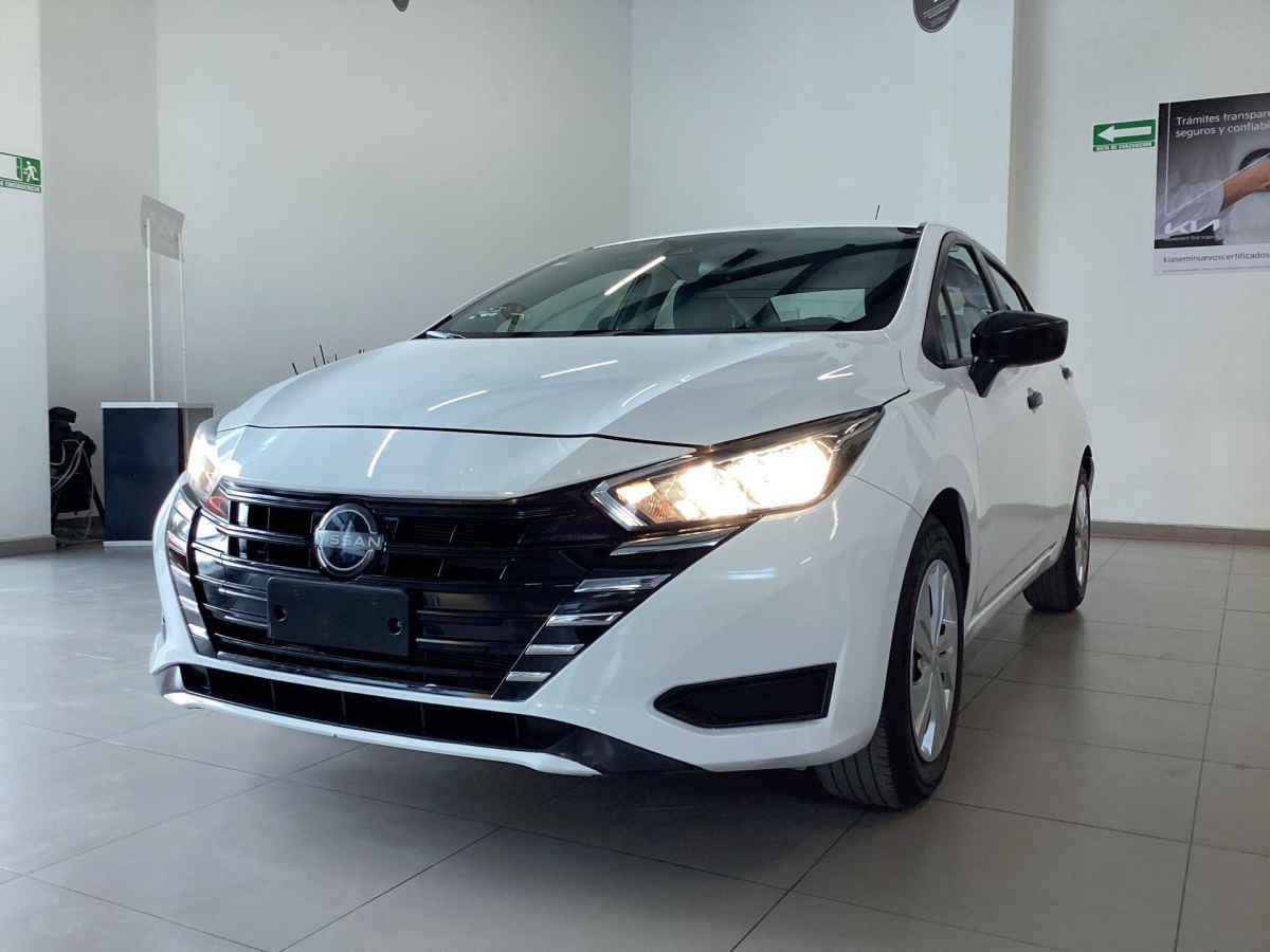 2024 Nissan Versa 4p Sense L4/1.6 Man