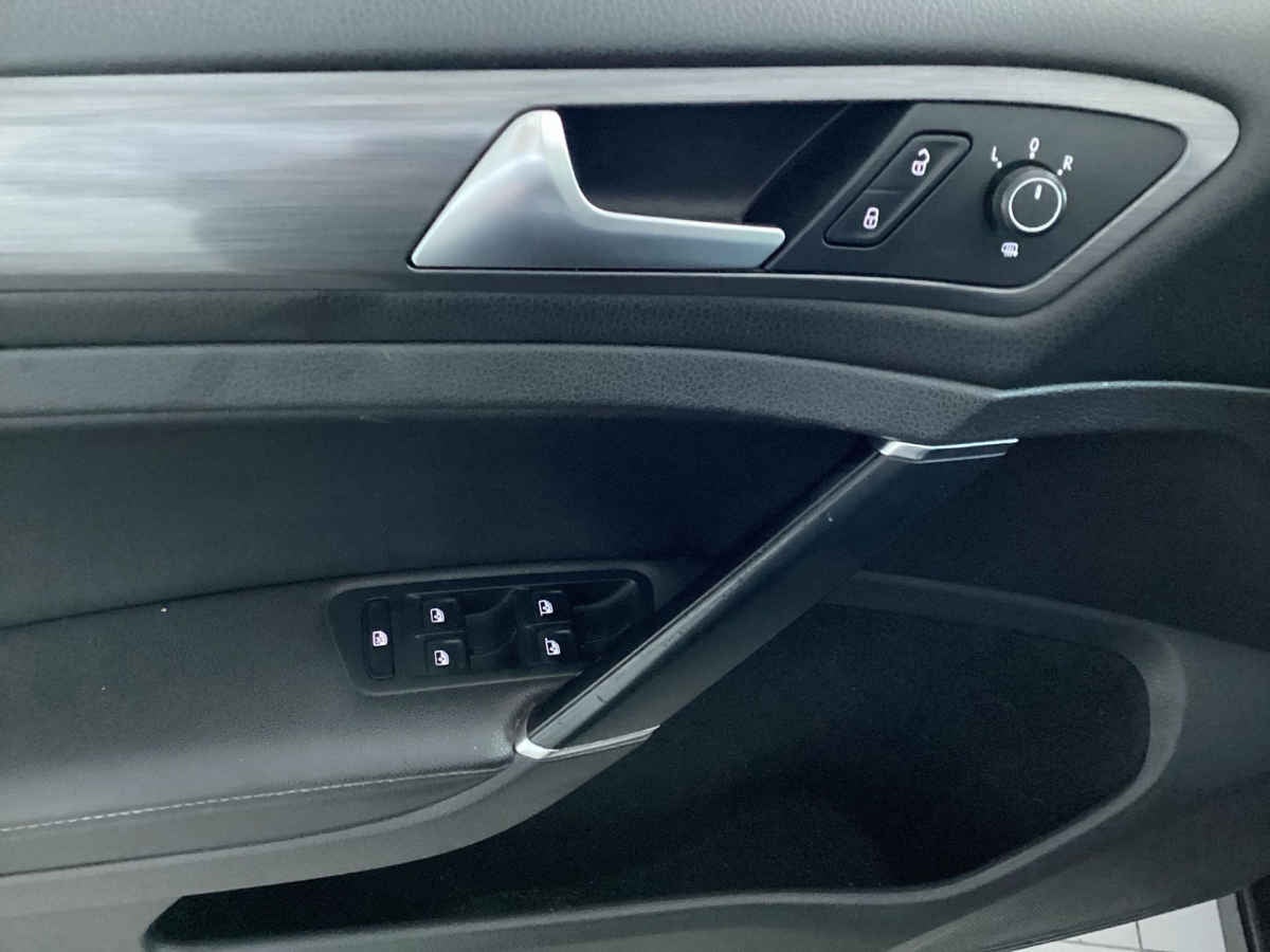 2019 Volkswagen Golf 5p Comfortline L4/1.4/T Aut