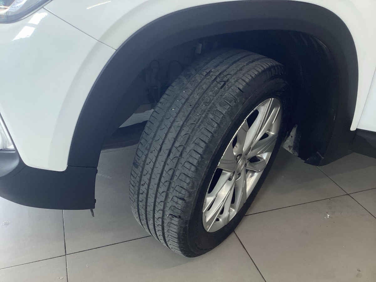 2025 Chevrolet Tracker 5p LT L3/1.2/T Aut