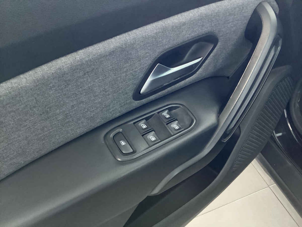 2023 Renault Duster 5p Iconic L4/1.3/T Aut