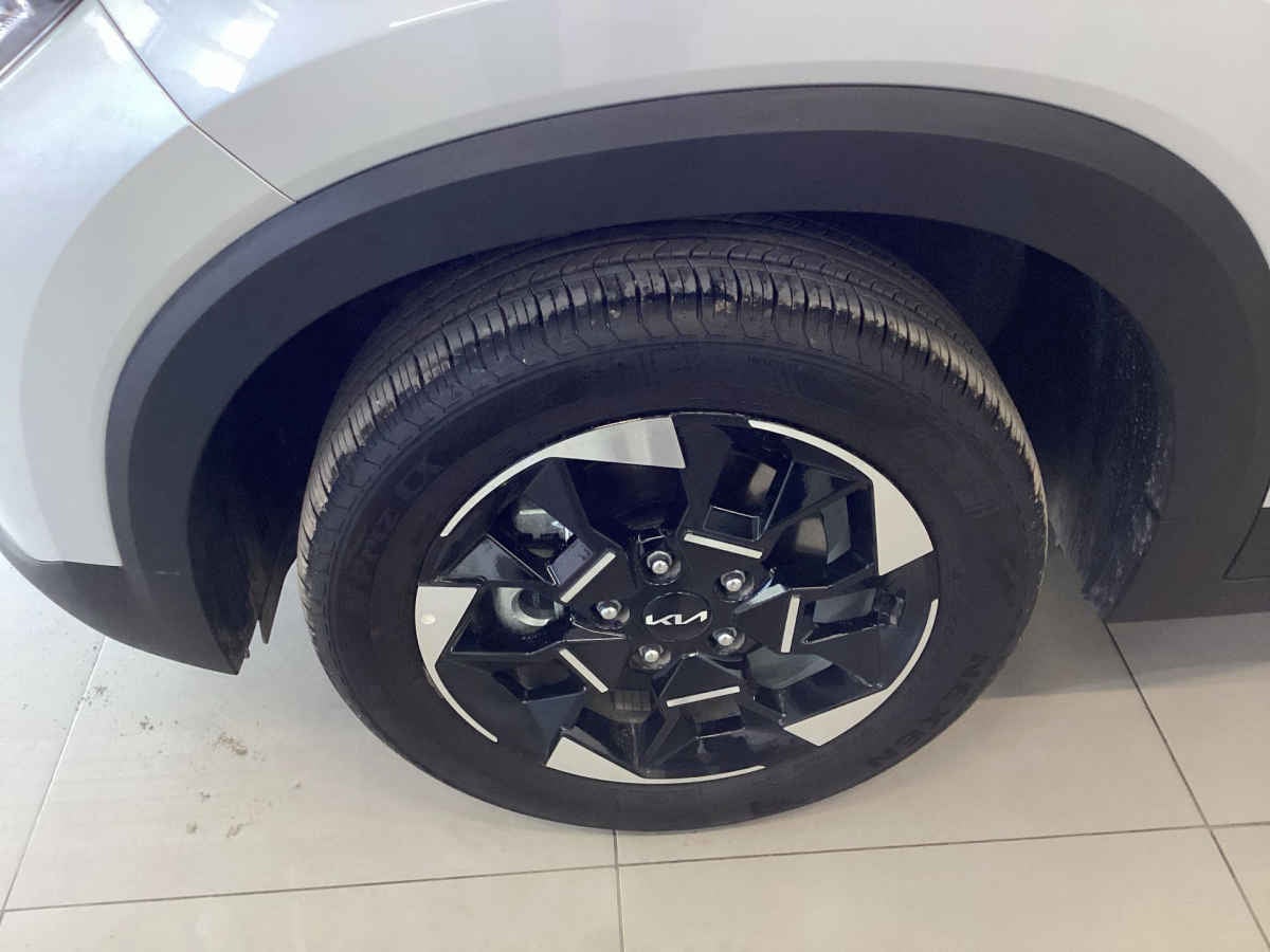 2027 Kia Sonet 5p SX L4/1.5 Aut