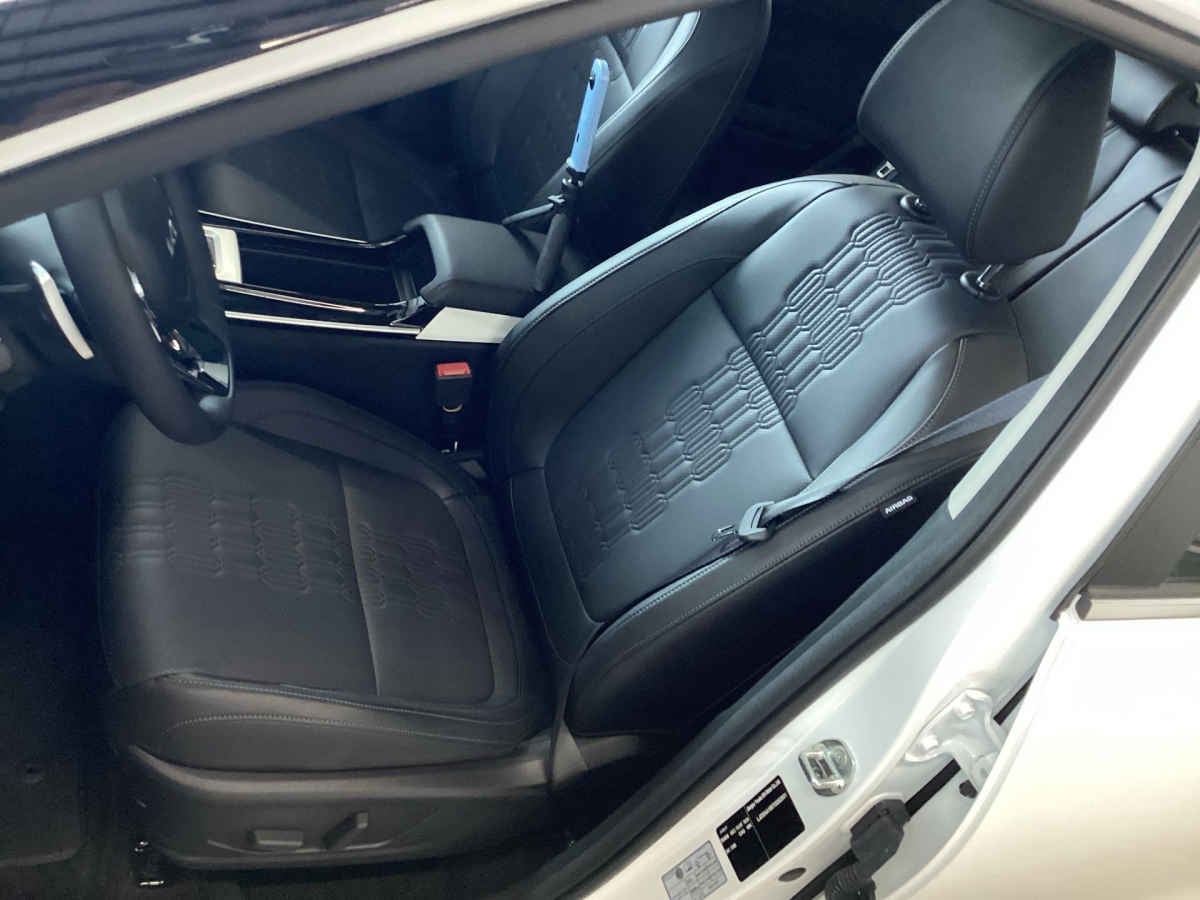 2026 Kia SELTOS 5p SXL L4/1.4/T Aut