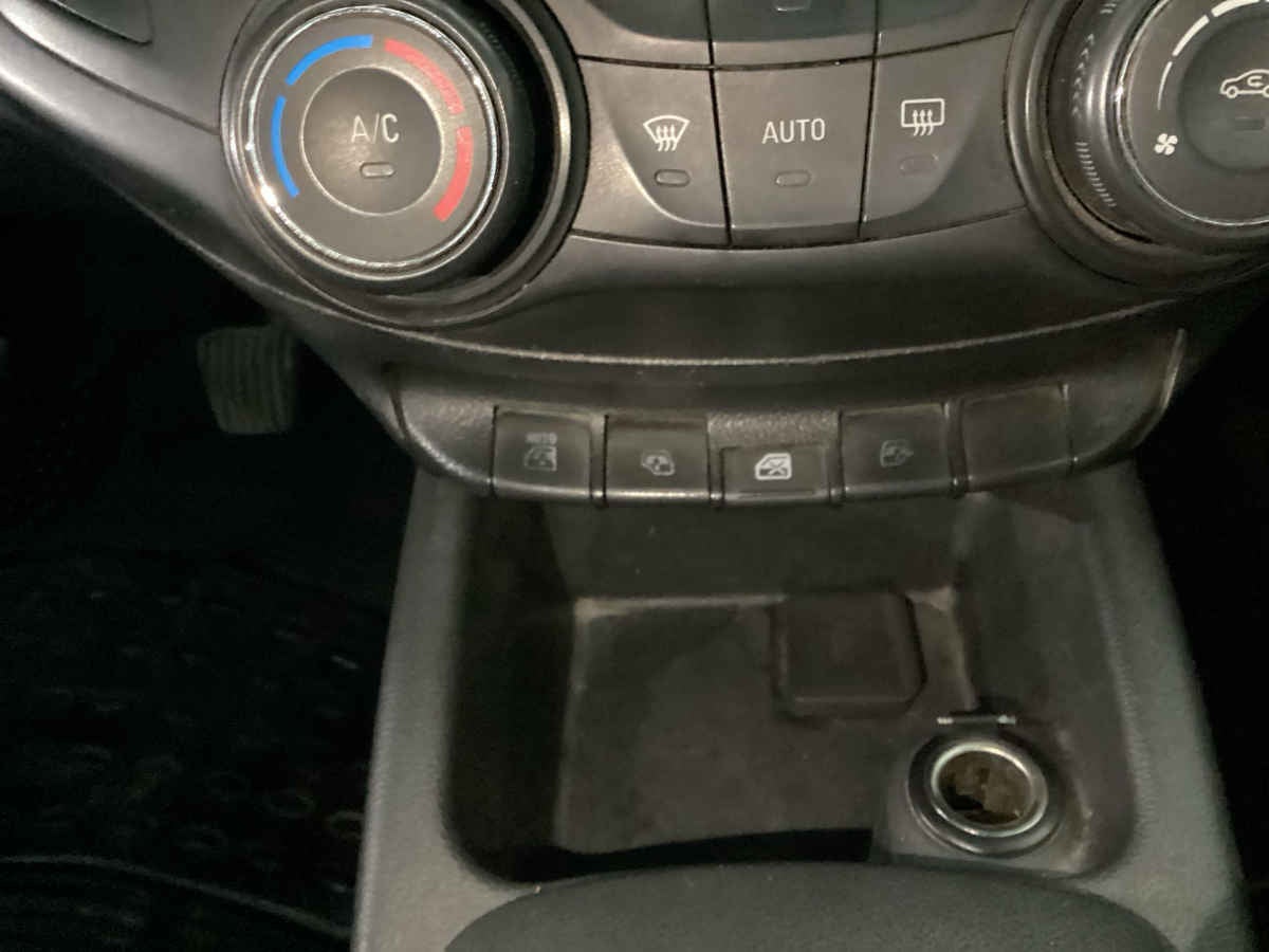 2020 Chevrolet Aveo 4p LTZ L4/1.5 Man (E)