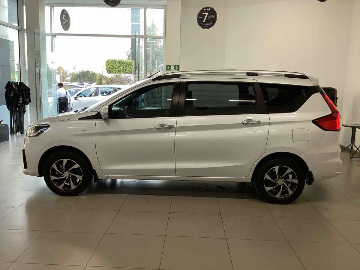 2024 Suzuki Ertiga 5p Boostergreen GLX HEV L4/1.5 Aut.