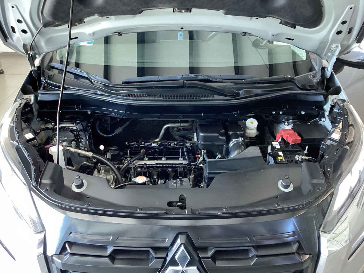 2024 Mitsubishi Xpander 5p Cross L4/1.5 Aut