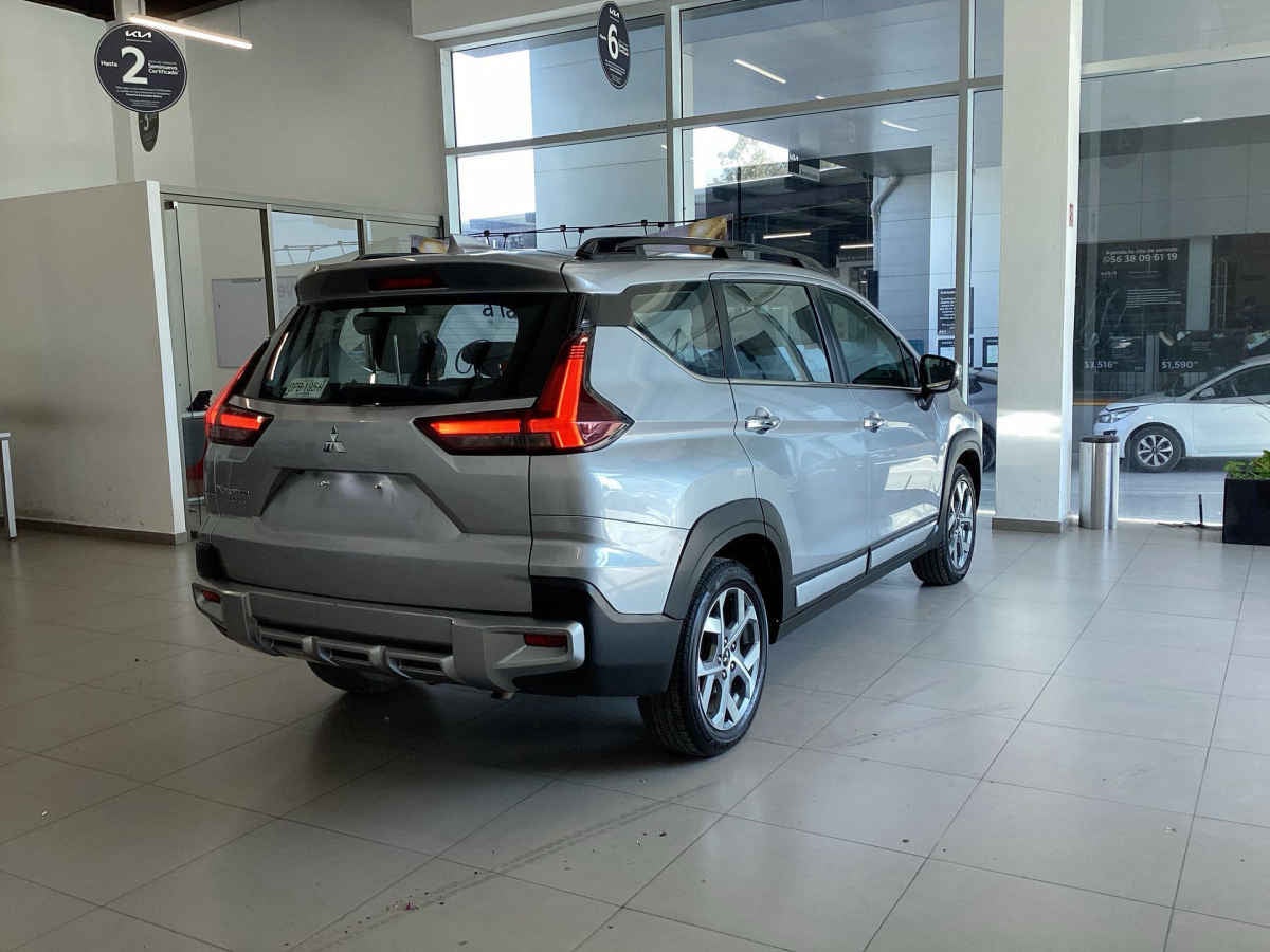 2024 Mitsubishi Xpander 5p Cross L4/1.5 Aut