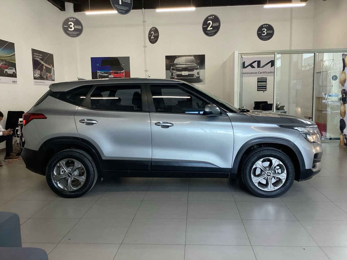 2023 Kia SELTOS 5p EX L4/1.6 Aut