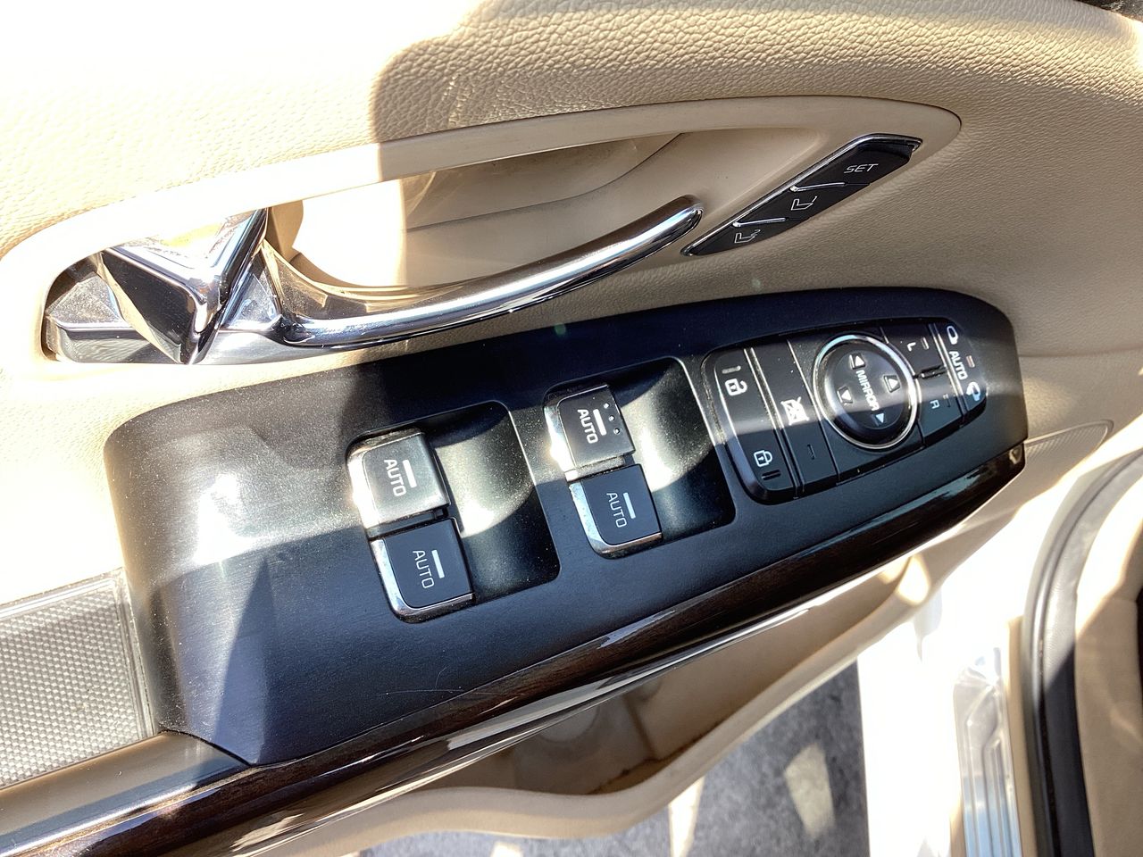 2019 Kia Sedona 3.3 V6 SXL Piel 7 Pasajeros At