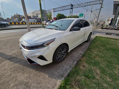 2022 Kia Forte 2.0 GT Line 4p At