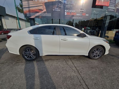 2022 Kia Forte 2.0 GT Line 4p At