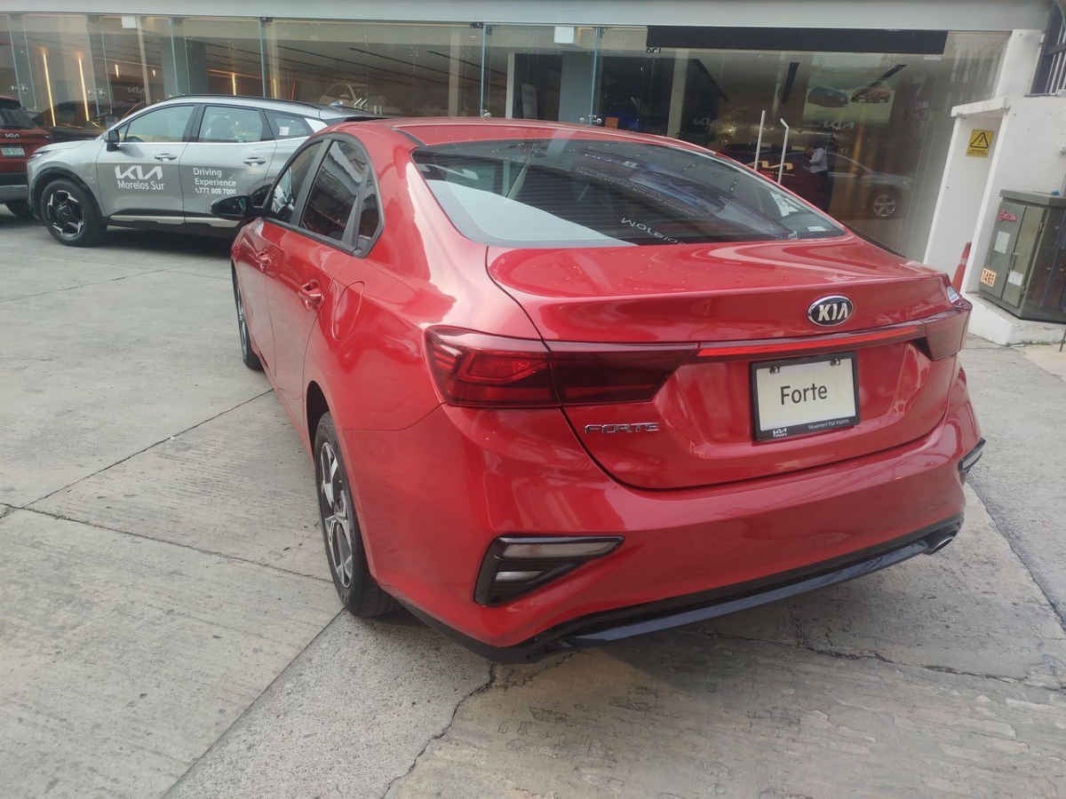 2021 Kia FORTE SEDAN 4p LX L4/2.0 Man