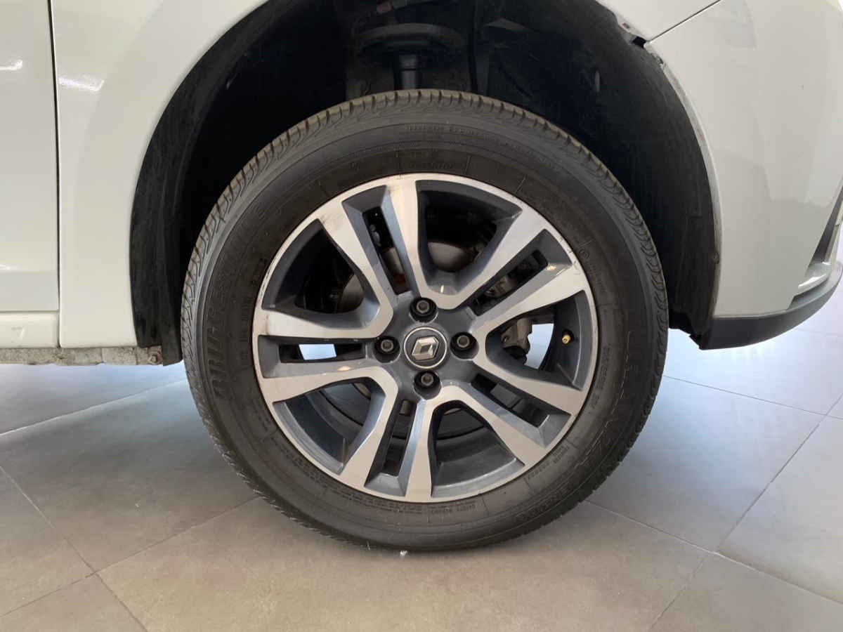 2024 Renault Logan 4p Intens L4/1.6 Aut