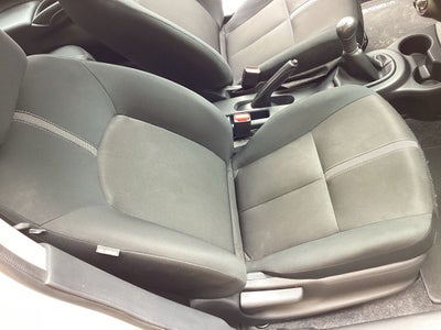 2025 Nissan V-Drive 1.6 A/C Mt