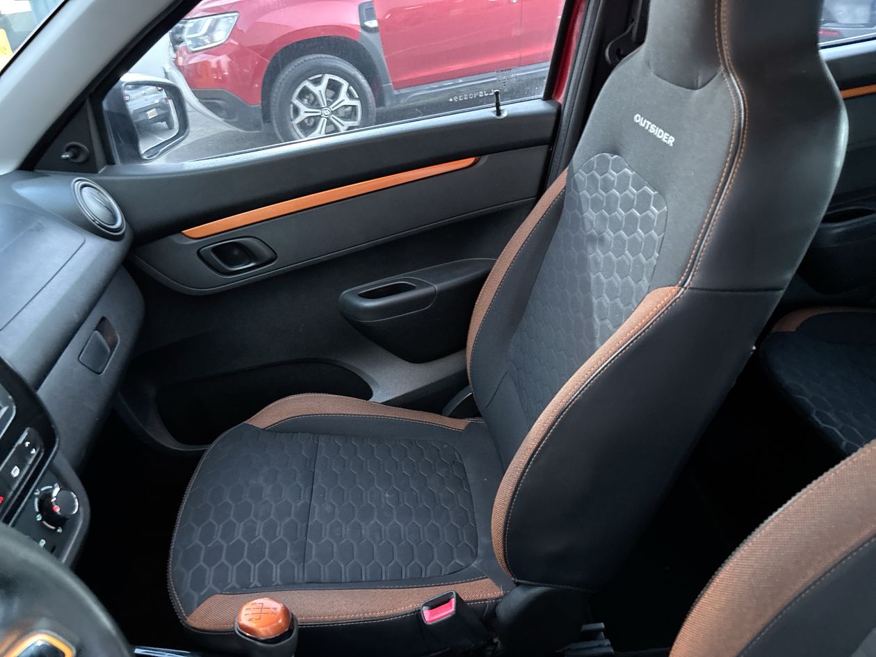 2020 Renault Kwid 1.0 Outsider Mt