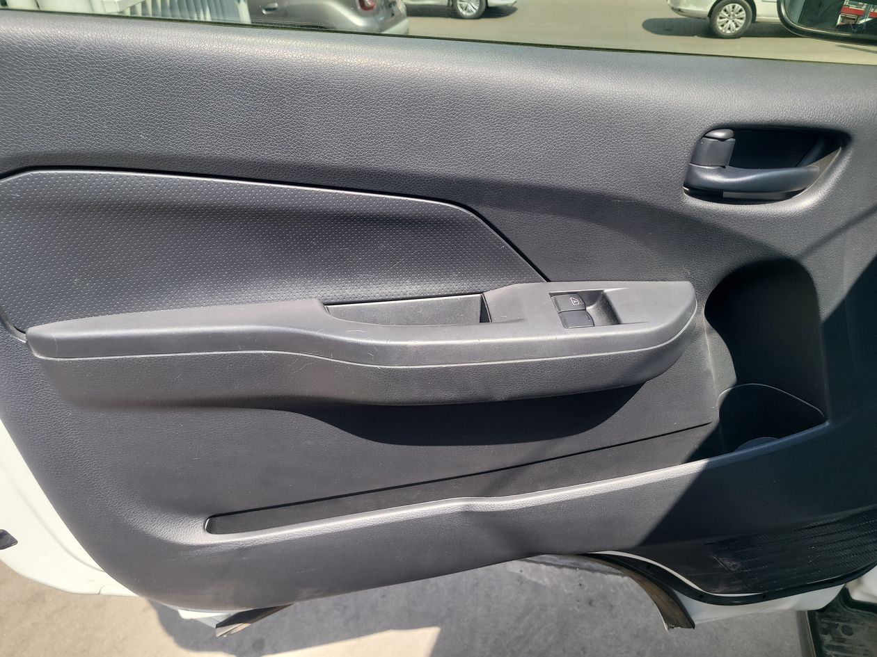 2024 Nissan Urvan 2.5 Panel Amplia AA Mt