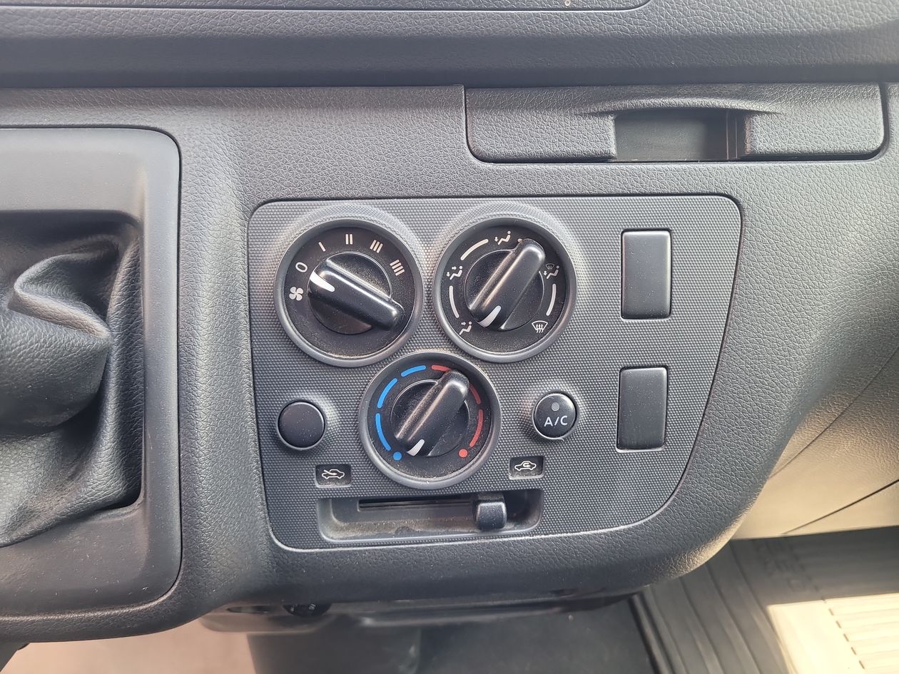 2024 Nissan Urvan 2.5 Panel Amplia AA Mt