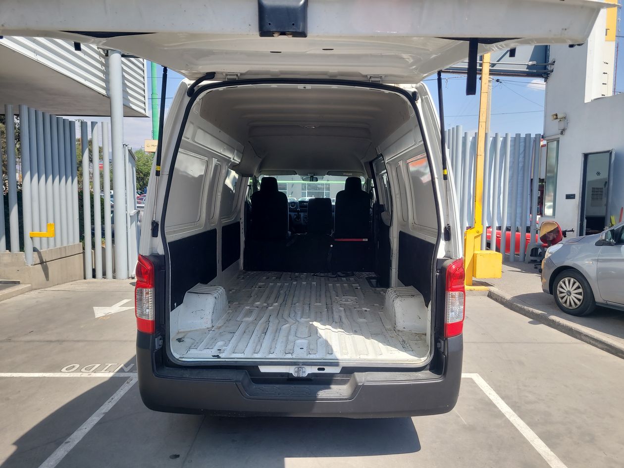 2024 Nissan Urvan 2.5 Panel Amplia AA Mt