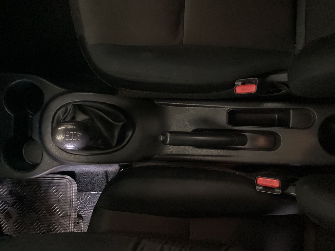 2024 Nissan V-Drive 1.6 A/C Mt