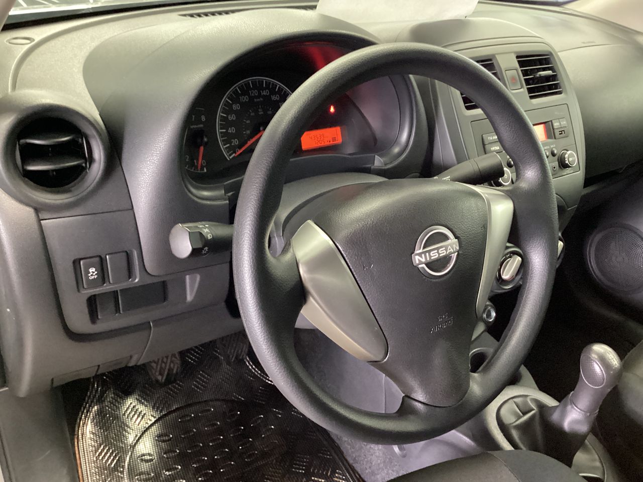 2025 Nissan V-Drive 1.6 A/C Mt