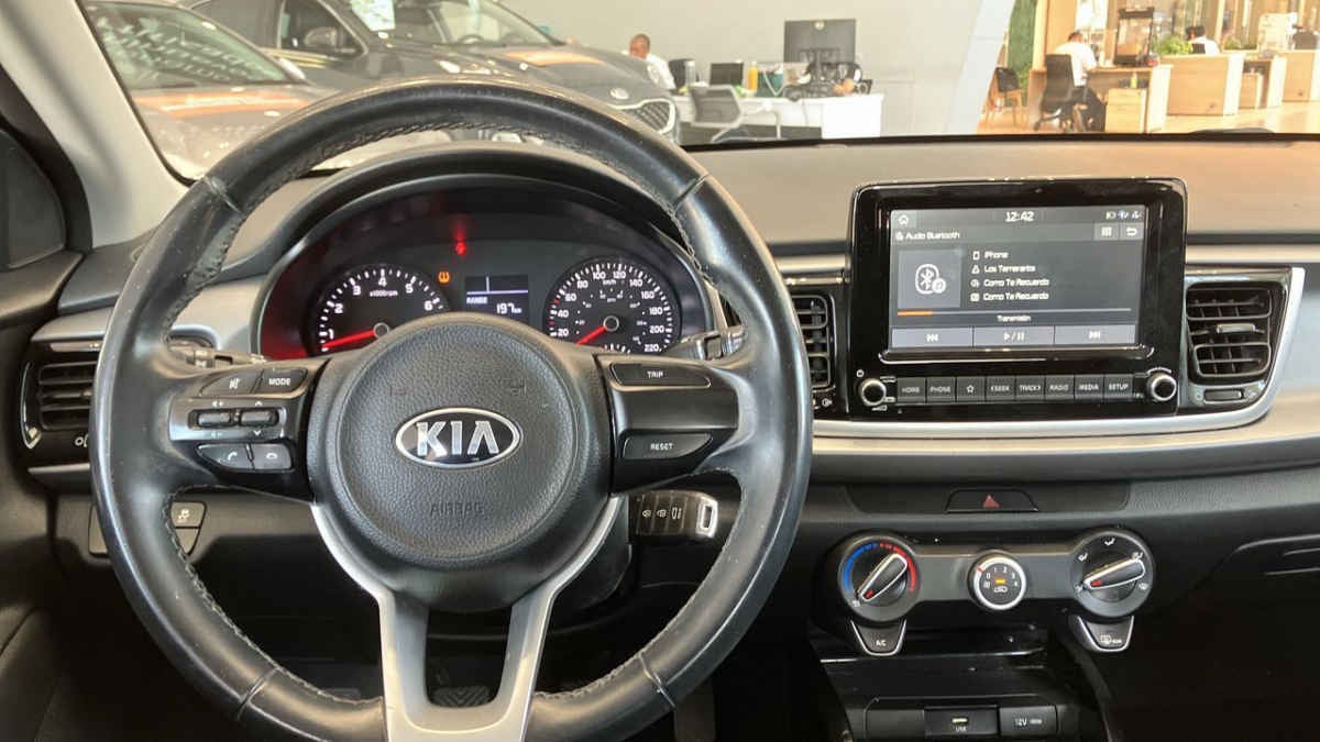 2021 Kia KIA RIO SEDAN 4p LX L4/1.6 Man