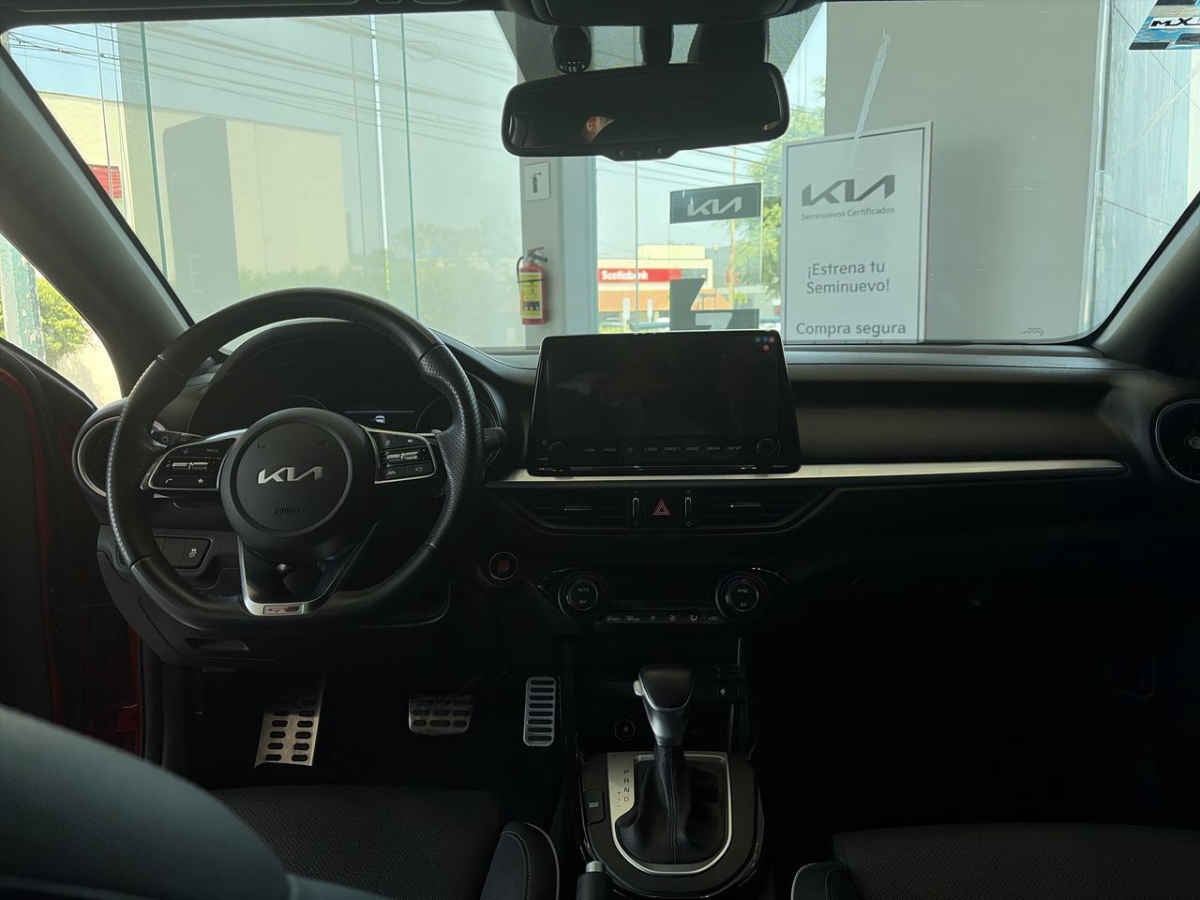 2023 Kia FORTE SEDAN 4p GT Line L4/2.0 Aut