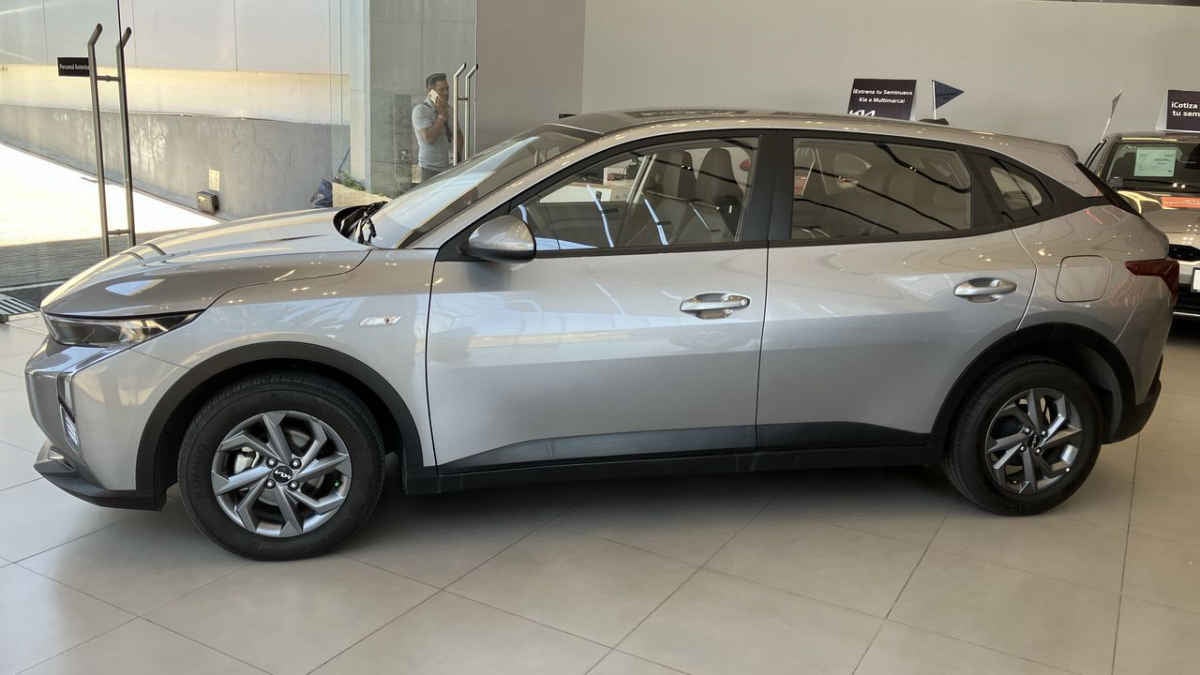 2024 Kia K3 5p LX L4/1.6 Man