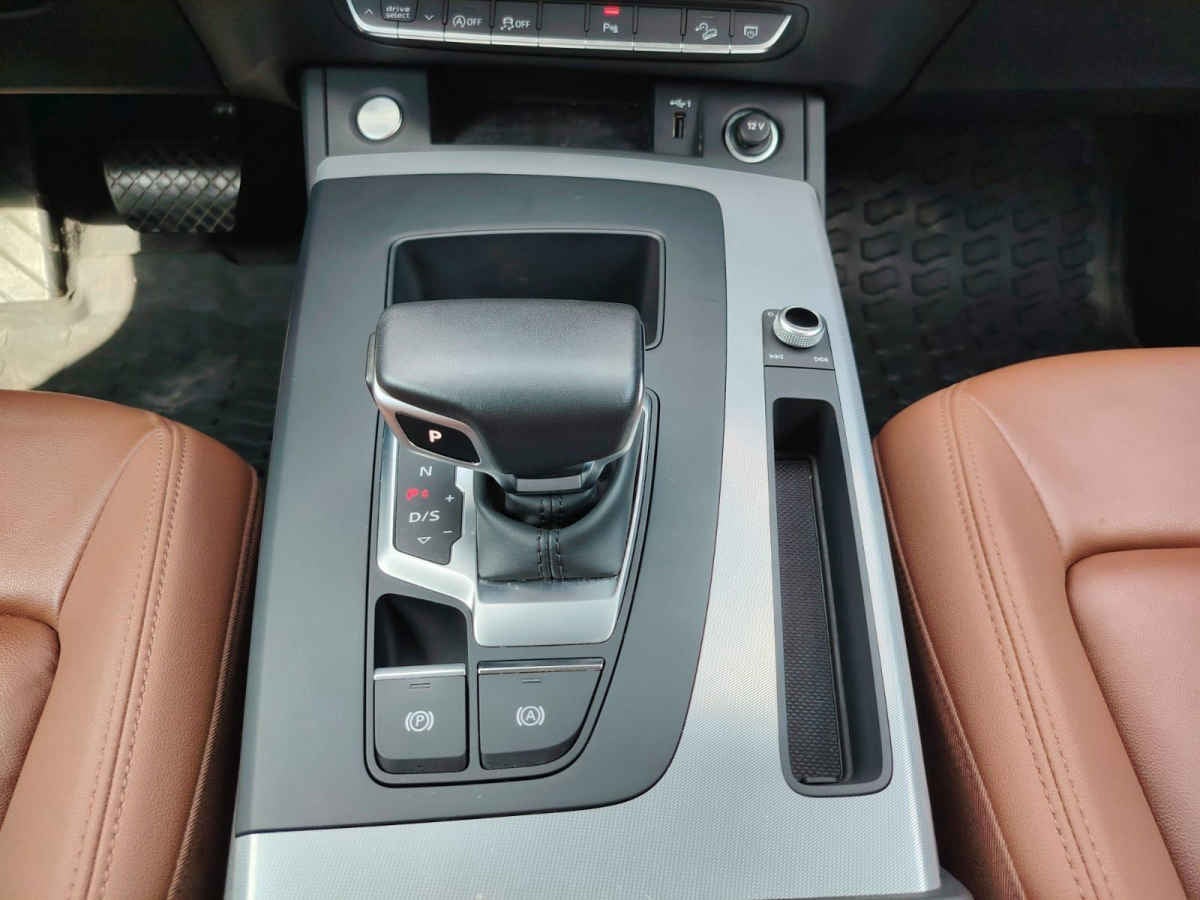 2023 Audi Q5 5p Select Sportback L4/2.0/T Aut MHEV