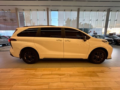 2025 Toyota Sienna 5p XSE HEV L4/2.5 Aut