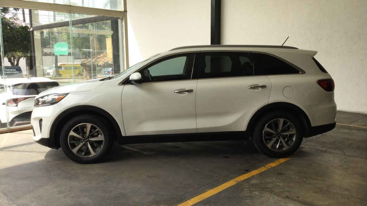2019 Kia Sorento 5p EX L4 TA 6Vel Piel 7 pas. RA-18"