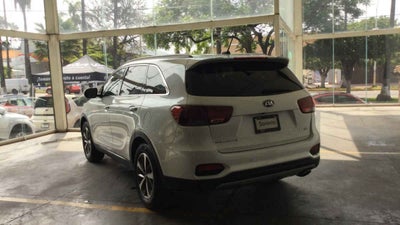 2019 Kia Sorento 5p EX L4 TA 6Vel Piel 7 pas. RA-18"