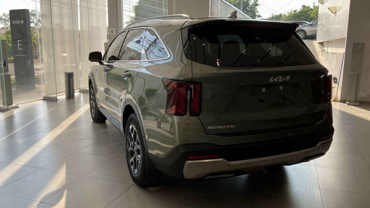 2025 Kia Sorento 5p SXL L4/2.5/T Aut