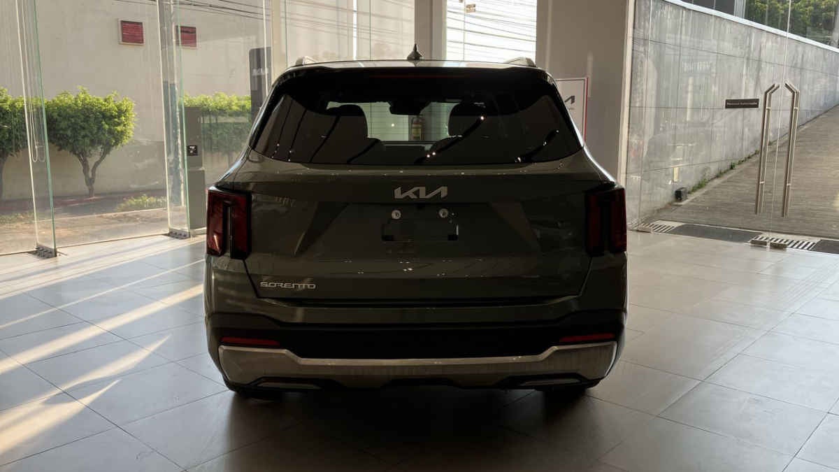 2025 Kia Sorento 5p SXL L4/2.5/T Aut