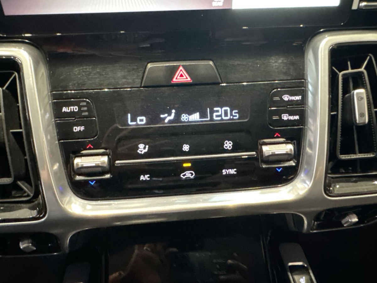 2023 Kia Sorento 5p SXL L4/2.5 Aut