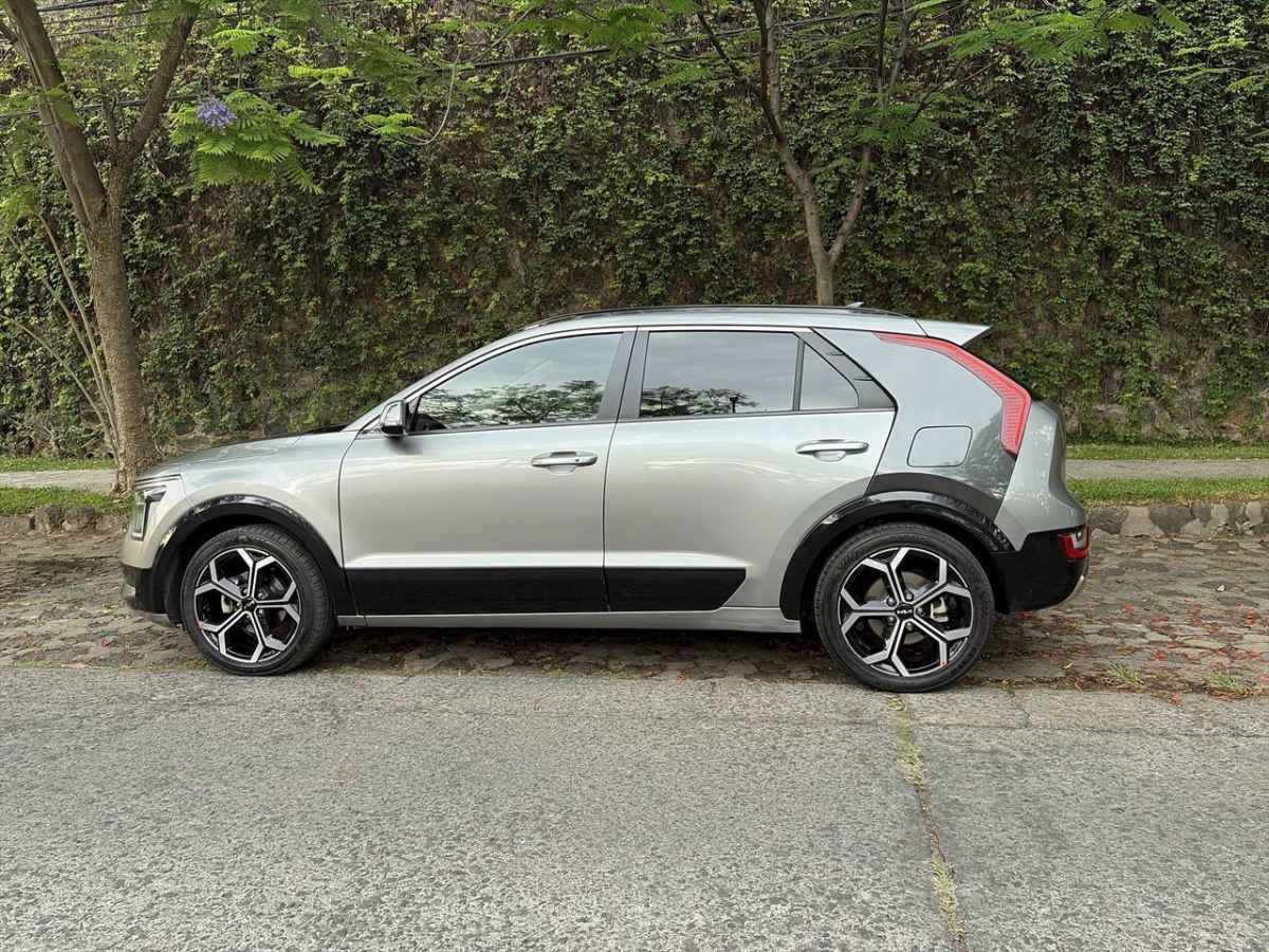 2023 Kia Niro 5p EX L4/1.6 Hibrido Aut