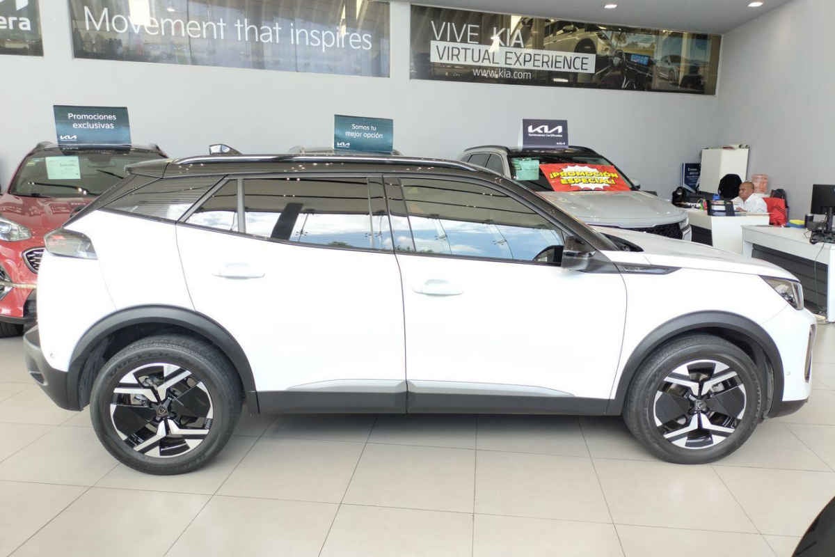 2025 Peugeot 2008 5p GT Pure Tech L3/1.2/T Aut